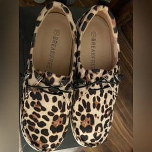 Leopard slip on shoes